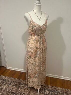 Millibon women’s Boho style Peach Floral Maxi Dress w Spaghetti Straps. Size S.